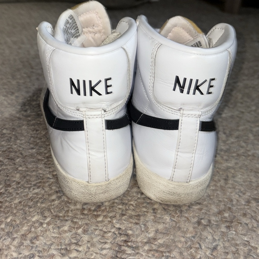 Nike White High-Top Sneakers with Black Swoosh - Picture 5 of 7